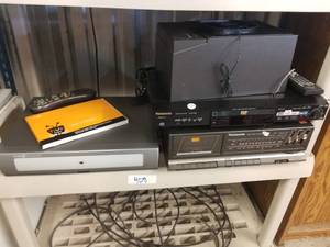 lot 408 image: Selection of electronics