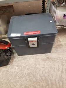 lot 445 image: First alert safe - unlocked - no key