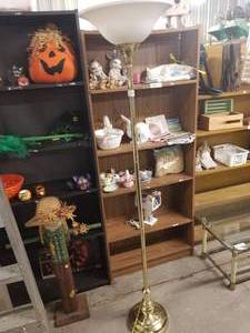 lot 454 image: Floor lamp