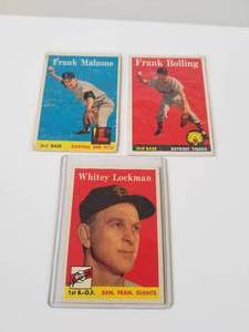 lot 70 image: Selection of 3 baseball cards