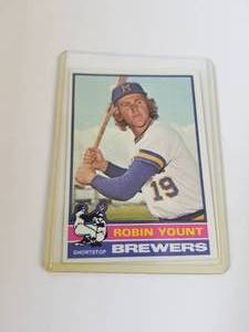 lot 86 image: Robin Yount baseball card