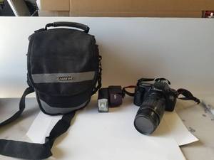 lot 8 image: Canon EOS Rebel S - camera w100-300mm lens with flash and carry bag