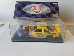 lot 45 image: Jimmy Spencer - Smokin Joe Camel 1997 Thunderbird - 124 action diecast