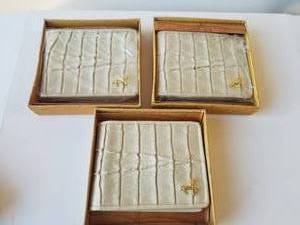 lot 48 image: Selection of wallets - ready for gifts or resale