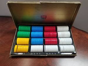 lot 110 image: Vintage box of poker chips