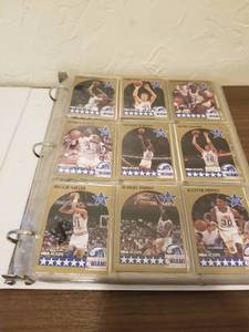 lot 19 image: 199094 Hoops Basketball cards - almost complete set