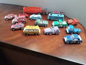lot 131 image: Selection of Tootsietoys and more