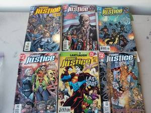 lot 158 image: Selection of 6 Young Justice comics
