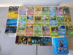 lot 264 image: Selection of Pokemon cards