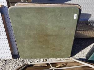 lot 325 image: Lot of 3 tables- 30 by 30