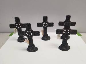 lot 177 image: Selection of 5 iron crosses - 6 tall