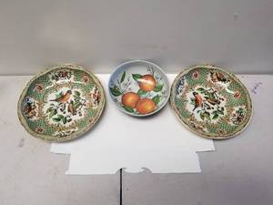lot 252 image: Selection of 3 collectible metal bowls