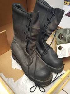 lot 276 image: ColdWet boots