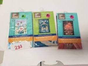 lot 288 image: Small porch flags