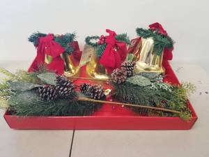 lot 201 image: Christmas decorations