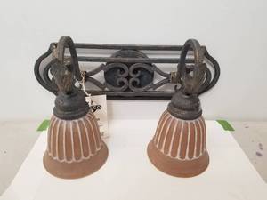lot 212 image: Light fixture - wall mount