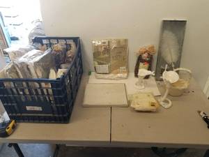 lot 218 image: Selection of weddingparty supplies