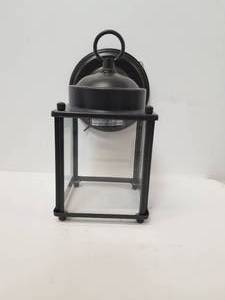 lot 233 image: Light fixture - wall mount