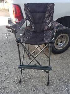 lot 235 image: Camo tall outdoor fold up chair