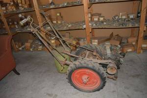 lot 10 image: Vintage Pep-P-Pal Tractor Tiller