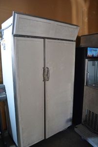 lot 23 image: Sub-Zero Dual Refrigeration System 632