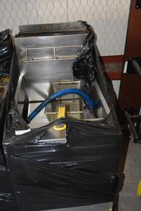 lot 41 image: Commercial Fryer