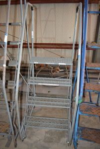 lot 54 image: Cotterman Tilt -n-Roll Ladder 4-Step Gray