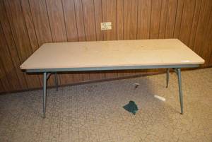 lot 62 image: Solid Table