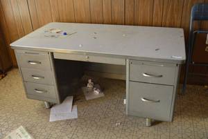 lot 83 image: Metal Office Desk