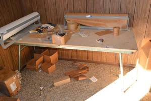 lot 86 image: Solid Table