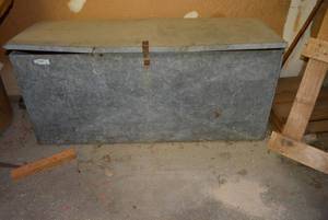 lot 72 image: Metal Storage Box plus Contents
