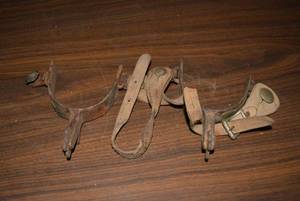 lot 184 image: Vintage Spurs