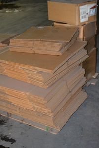 lot 151 image: Shipping Boxes 10x10x8, 14x14x10