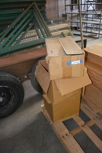 lot 153 image: Shipping Boxes Small Rectangles and Bags