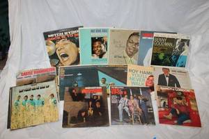 lot 118 image: Albums  Nat King Cole, Ink Spots, Nancy in London