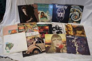 lot 123 image: Albums  The Doobie Brothers, Don Henley, Cat Stevens
