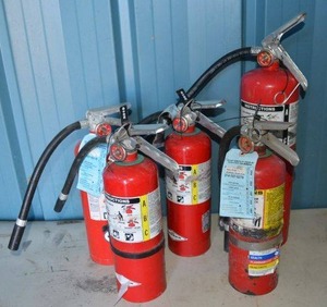 lot 9 image: 5 Fire Extinguishers