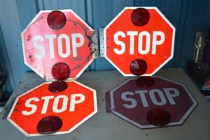 lot 10 image: 4 Flashing Stop Signs and Kitchen Dual Sink