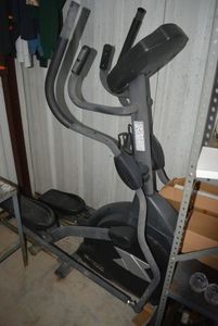 lot 18 image: Xterra FS4.0e Elliptical Exercise Machine