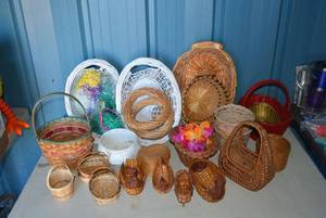lot 19 image: Baskets Lot Generous Assortment
