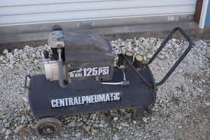 lot 22 image: Central Pneumatic Air Compressor Model 67708, 10 Gallon