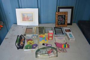 lot 30 image: Picture Frames, Greeting Cards and Crafts, see pictures
