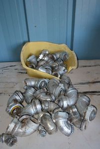 lot 47 image: Pipe Connectors 90s and 60s mixed sizes Flange cover bolted