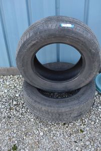 lot 49 image: Two Tires Michelin 25565R17 see pics for tread