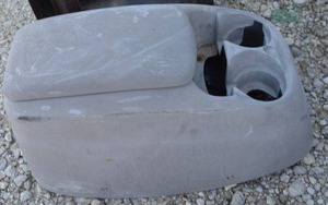 lot 53 image: Center console for mini van