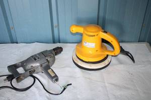 lot 79 image: Vintage Metal Casing Black and Decker 12 Drill, 10 inch buffer