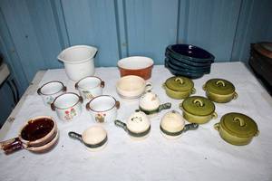 lot 91 image: Baking stoneware mixed lots of items including McCoy