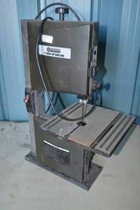lot 3 image: Central Machinery 9 Band Saw