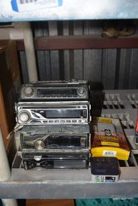 lot 70 image: Car Stereos lot see pics