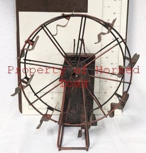 lot 73 image: Iron Crafted Ferris Wheel Musical Box 8.5 tall
